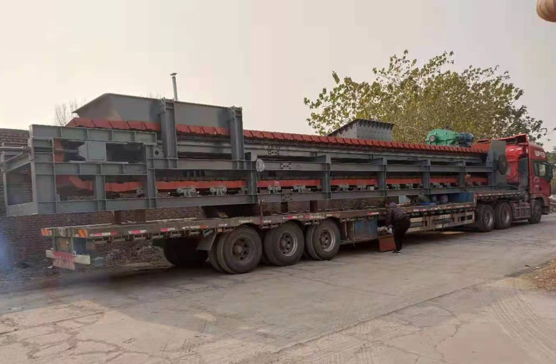 出口東南亞重型鏈板機